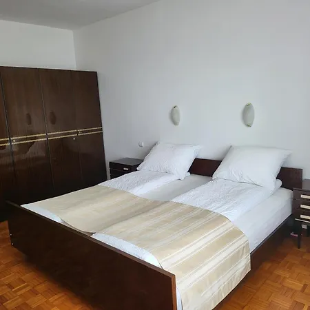 Apartma Sea View アパート ポルトローシュ