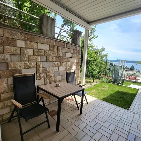 Apartma Sea View *
